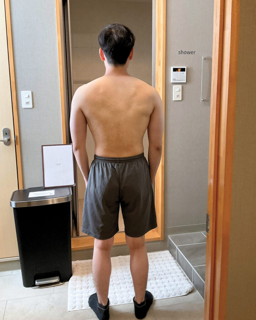 パーソナルトレーニングと食事管理後(2026年8月)のKodaiさんの後ろ姿
